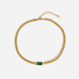 Strahlende Halskette mit grünem Zirkonstein: Geschmückt mit natürlicher Schönheit